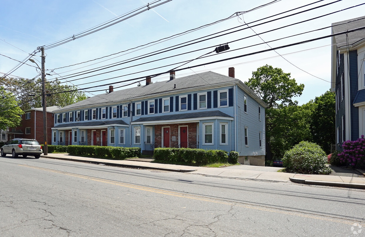 266274 River St, Waltham, MA 02453 Apartments in Waltham, MA