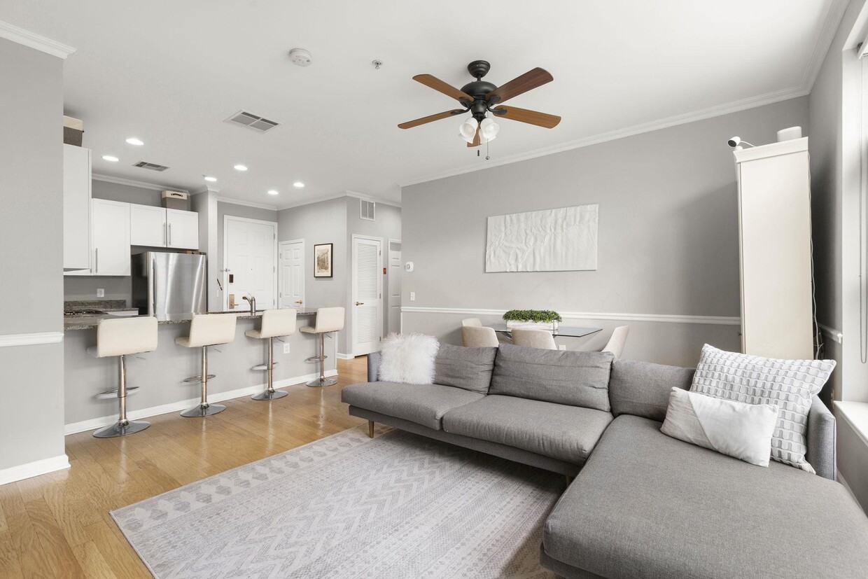 Foto principal - 1300 Grand St