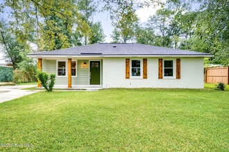 Building Photo - 114 Candlewood Dr