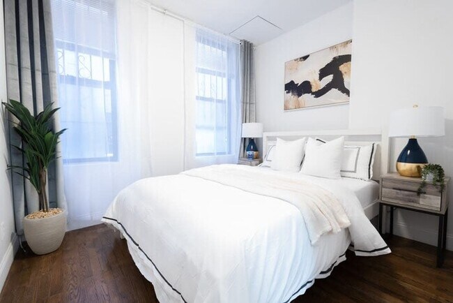 Building Photo - 1435-2 3 Bedrooms 2 Bath W/D UES