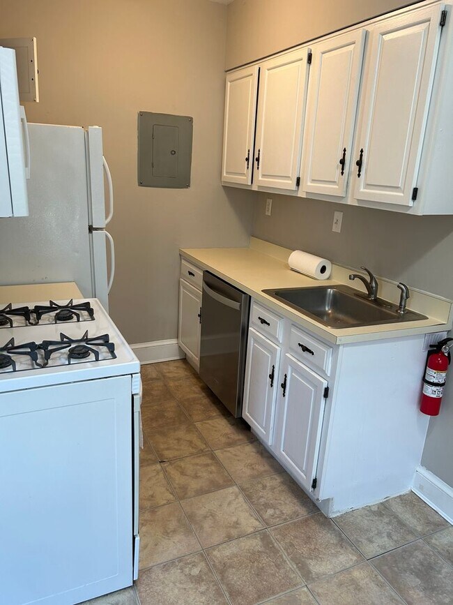 Foto del edificio - One Bedroom Apartment in Palisades NW Incl...