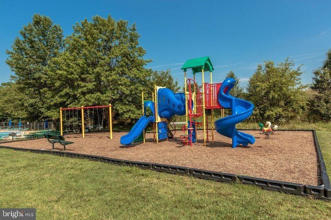 Building Photo - 6018B Curtier Dr