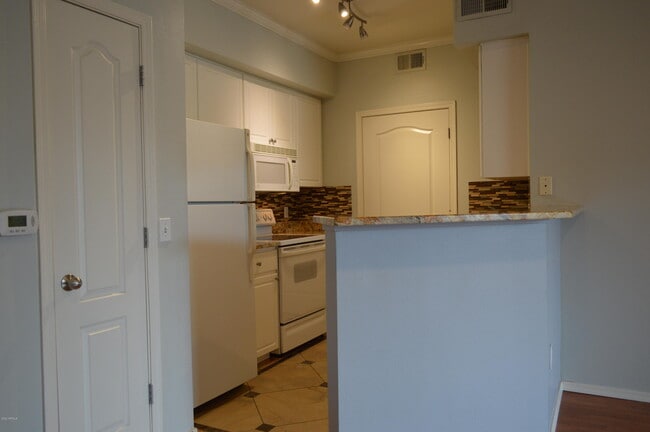 Building Photo - 1701 E Colter St