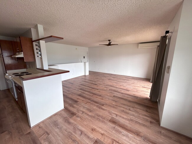 Building Photo - 46-49-49 Aliianela Pl
