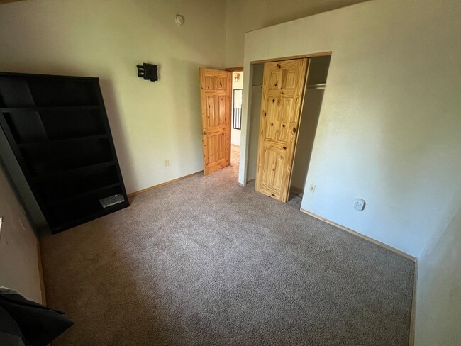 Building Photo - Century 21 Gold Rush - 2 bed, 1.5 bath (North Pole)