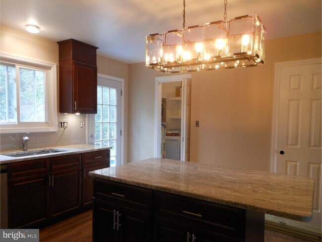 Foto del edificio - 17 5th Ave