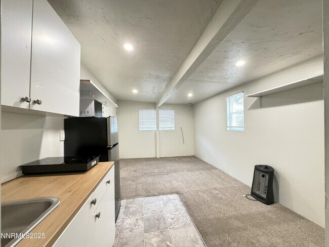 Foto del edificio - 2065 Whitfield Wy