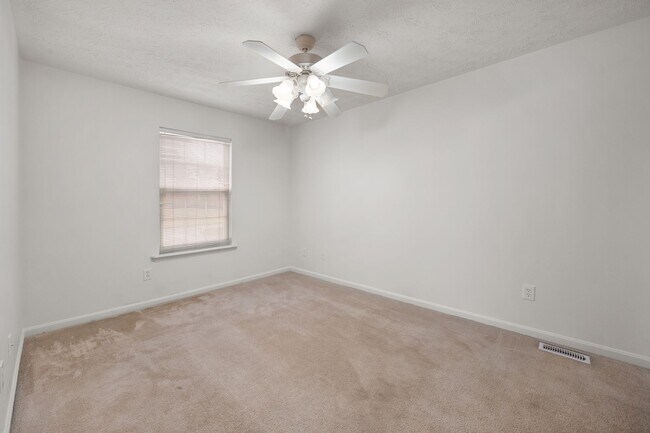 Foto del edificio - Tucked on Arbor Creek is a gem