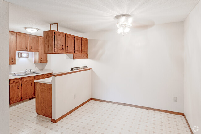 2HAB, 1BA - 910 ft² - White Bear Manor Apartments