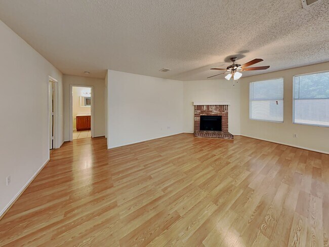 Building Photo - 5445 Temecula Rd