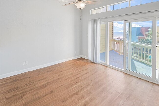 Building Photo - 7820 Seawall Blvd