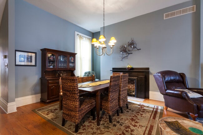 Photo - 1324 Arch St House