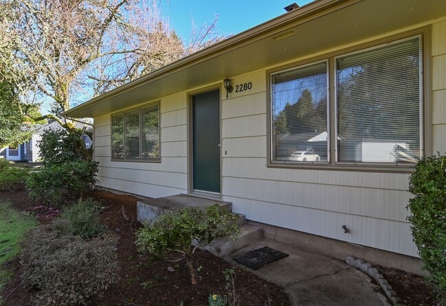Building Photo - 2280 Sandy Dr