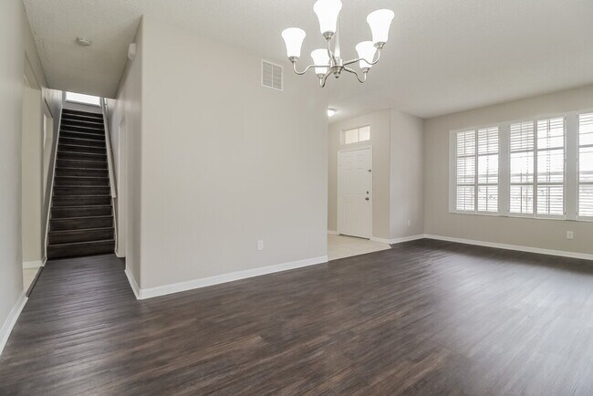 Foto del edificio - 14513 Lisalynne Ct