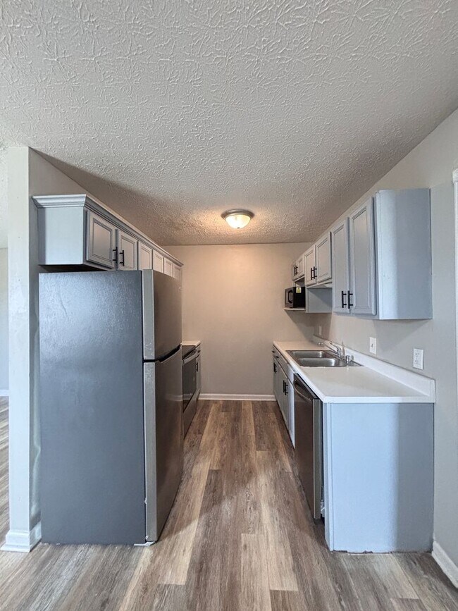 Building Photo - River Valley Apartments