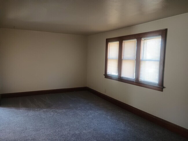 Building Photo - 3150N39thR