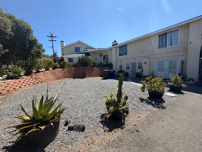 Foto del edificio - 338 S Melrose Dr
