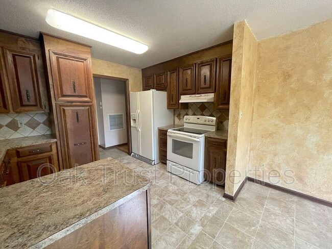 Foto del edificio - 2545 Greenridge Rd