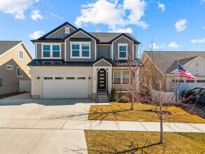 Building Photo - 136 N Desert Sage Dr