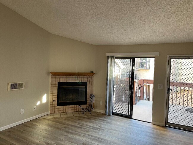 Living room - 4437 Kansas St
