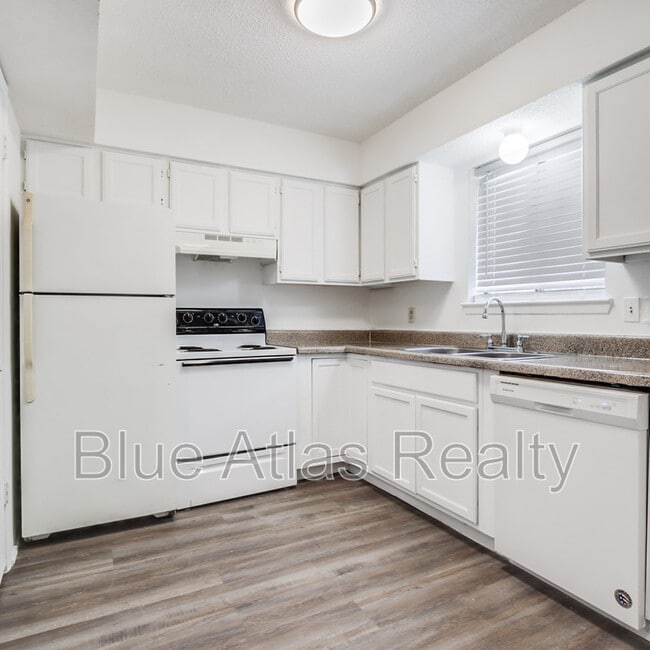 Building Photo - 2718 Wimbledon Ct