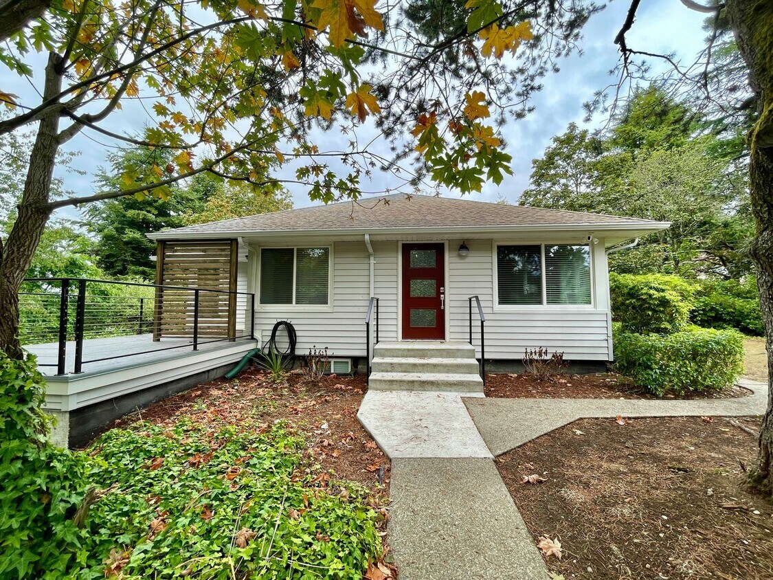 Primary Photo - Stunning University Place Property - Your ...