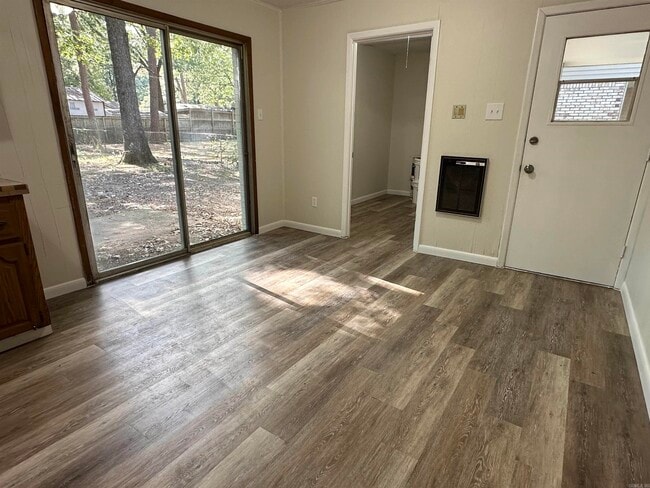 Building Photo - 9615 Comstock Rd