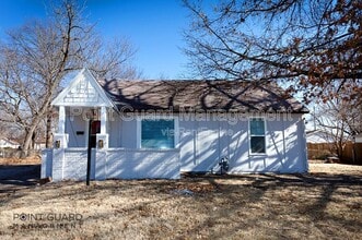 Building Photo - 852 S Belmont Ave