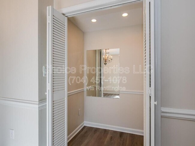 Foto del edificio - 8358 Knights Bridge Rd