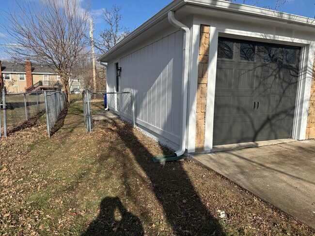 Foto del edificio - 1214 E Johnston St