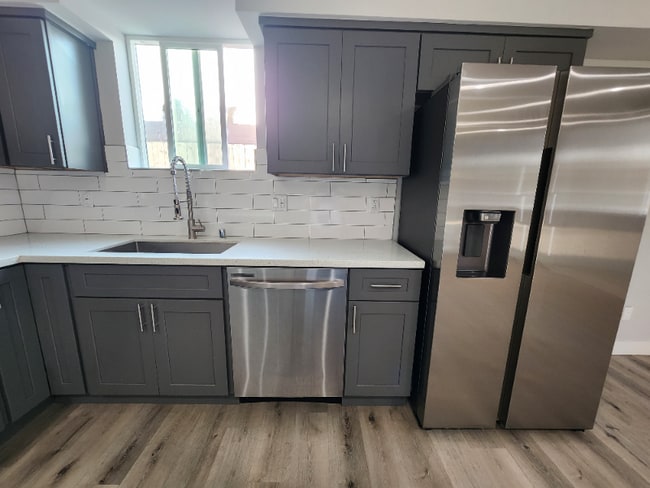 Foto del edificio - 4537 W 18th St