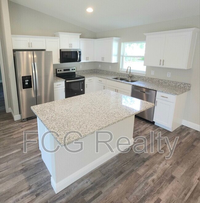 Foto del edificio - 7838 N Vivian Way
