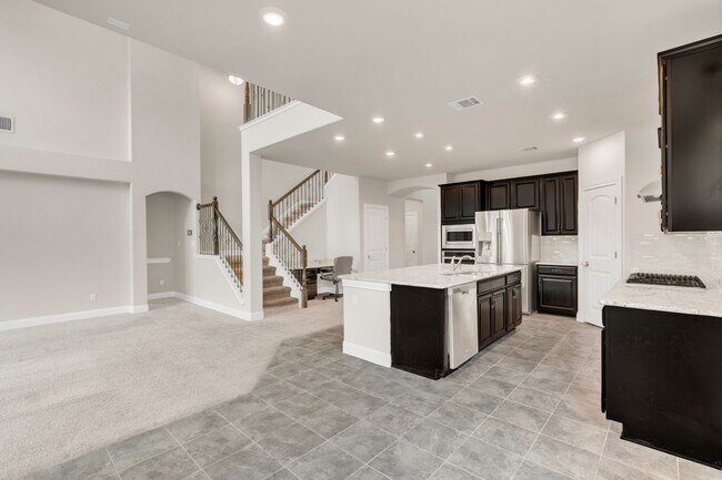 Building Photo - 5300 Cipriano Dr