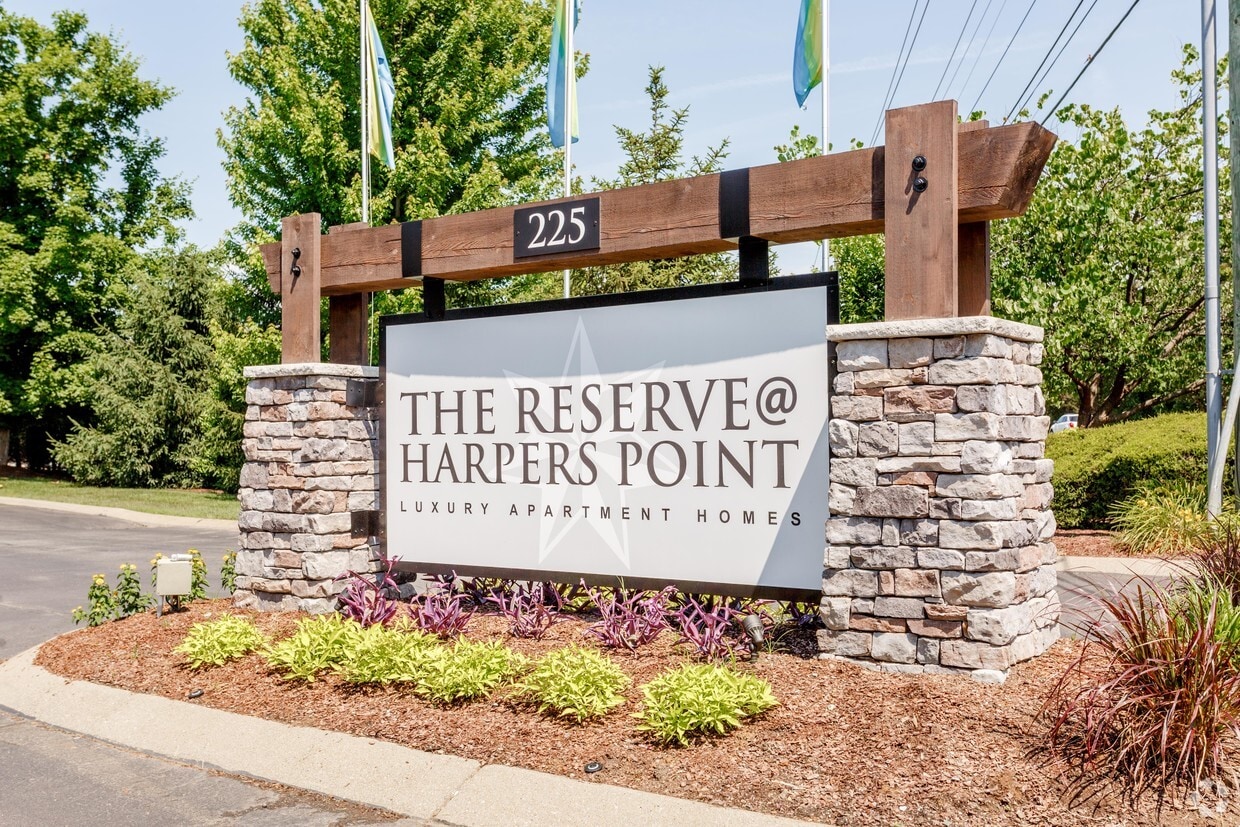 Reserve Harpers Point Apartments in Murfreesboro, TN