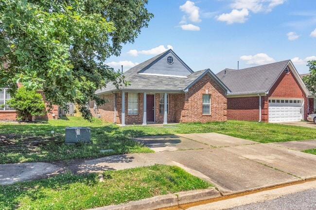 Building Photo - Beautiful 3 bedroom 2 bathroom home in Oli...