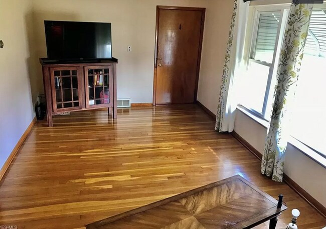 Foto del edificio - 3540 W 210th St