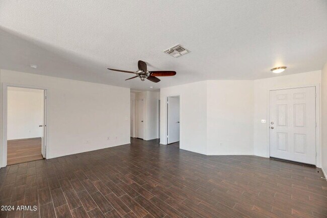 Foto del edificio - 13825 W Ironwood St