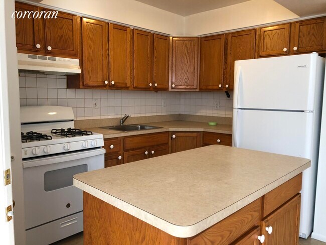 Foto del edificio - 68 Suydam St