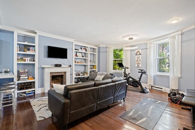 Building Photo - 608 Massachusetts Ave