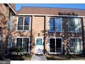 Building Photo - 316 Valley Forge Ct