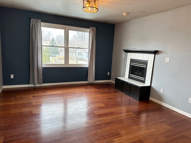 Building Photo - 2270 Balsam Ct