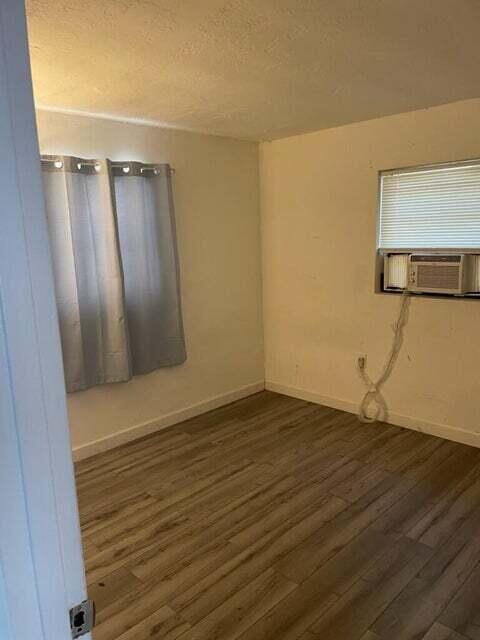 Foto del edificio - 2570 42nd St