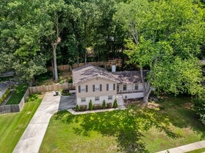 Building Photo - 1305 Hiwan Trail SE