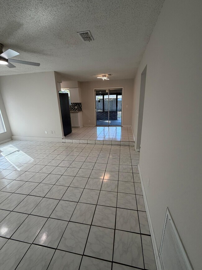 Building Photo - 7984 Gulf Rd S