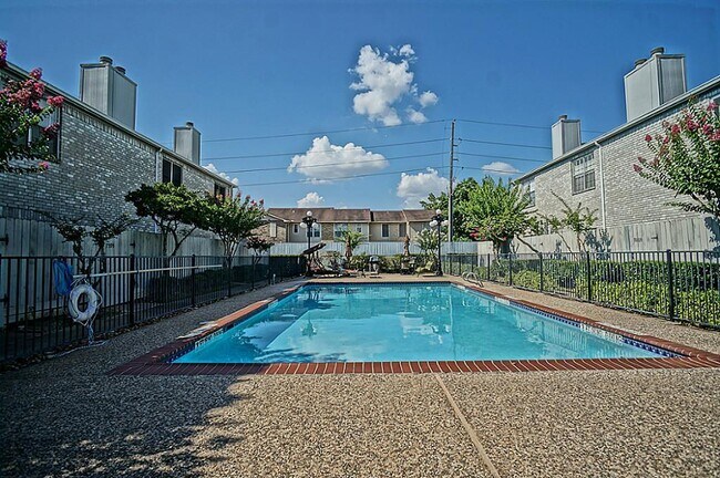 Foto del edificio - 7775 Cambridge St