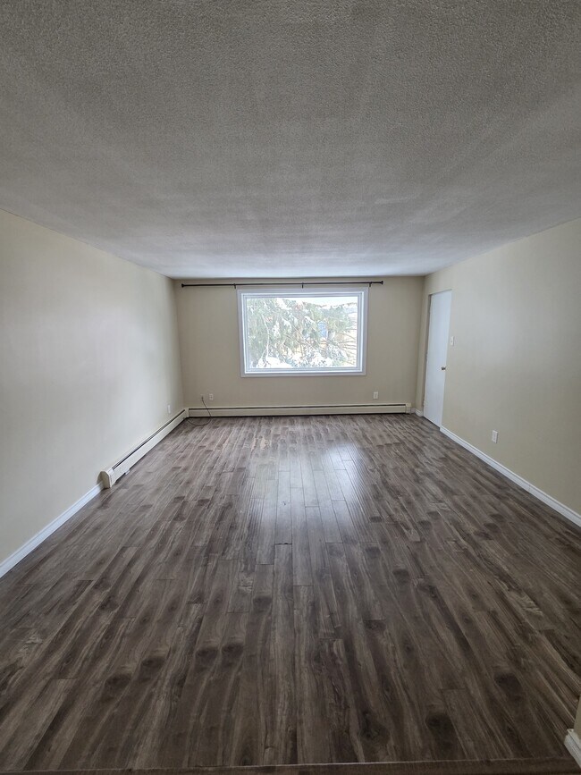 Building Photo - 87 Westwood Dr