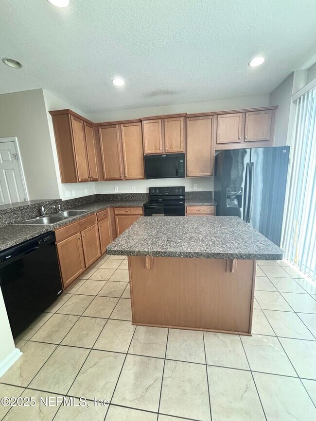 Foto del edificio - 673 Reese Ave