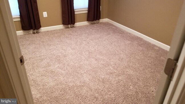 Foto del edificio - 1587 Rutland Way