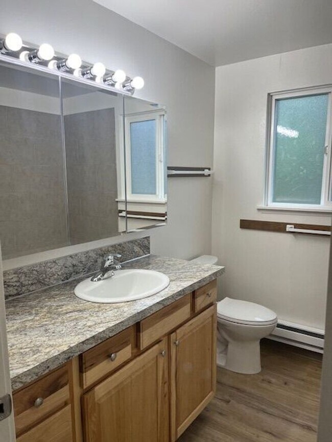 Foto del edificio - Meeker Creek Tri-Plex