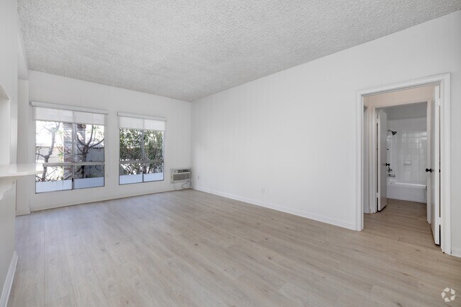 1 dormitorio, 1 baño - 650 pies cuadrados - Sala de estar - 1450 Midvale